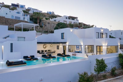 Luxury Villa Photo #2