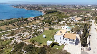 Luxury Villa Photo #2