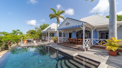 Luxury Villa Photo #3