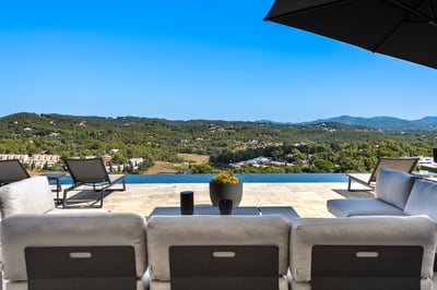 Luxury Villa Photo #4