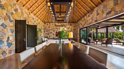 Luxury Villa Photo #12