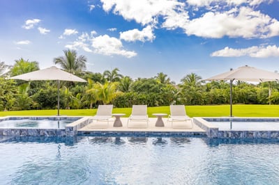 Luxury Villa Photo #6