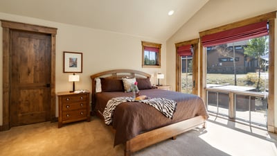 Primary suite, lower level