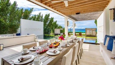Luxury Villa Photo #9