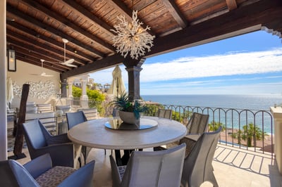 Luxury Villa Photo #26