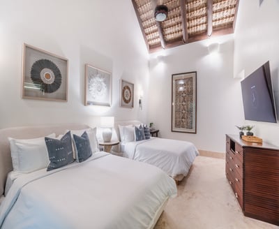 Luxury Villa Photo #26