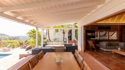 Luxury Villa Photo #23