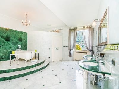 Luxury Villa Photo #37