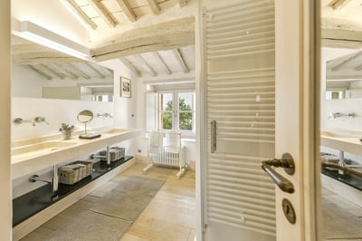 Luxury Villa Photo #42