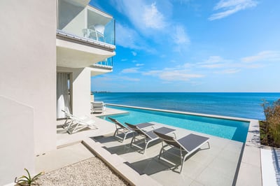 Luxury Villa Photo #9