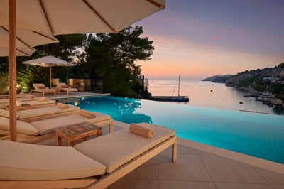 Luxury Villa Photo #16
