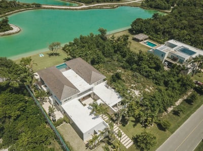 Luxury Villa Photo #49