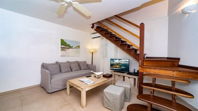 Living Area & Kitchen: Ceiling fan, HD-TV, Canal Satellite, Dish Network, DVD player. Fully equ