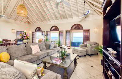 Luxury Villa Photo #9