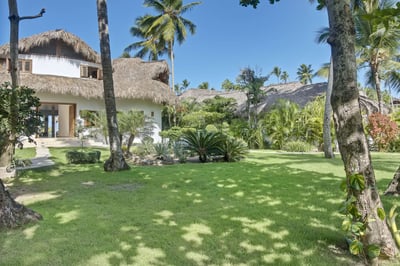 Luxury Villa Photo #4