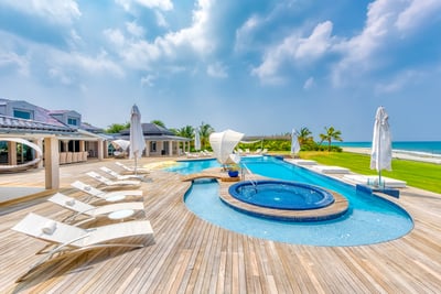 Luxury Villa Photo #8