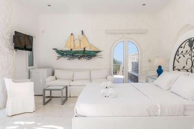 Luxury Villa Photo #26