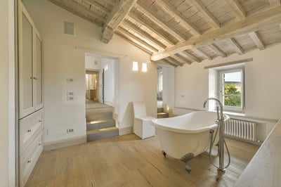 Luxury Villa Photo #26