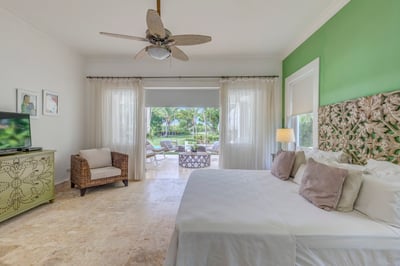 Luxury Villa Photo #24