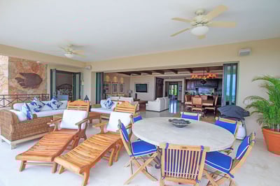 Luxury Villa Photo #4