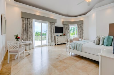 Luxury Villa Photo #15