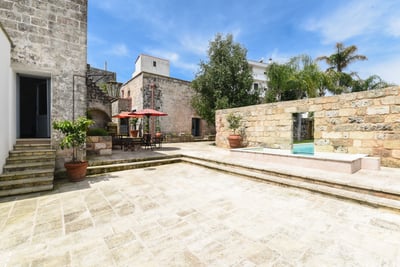 Luxury Villa Photo #18