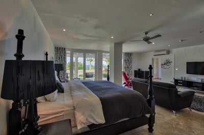 Luxury Villa Photo #41