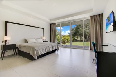 Luxury Villa Photo #51