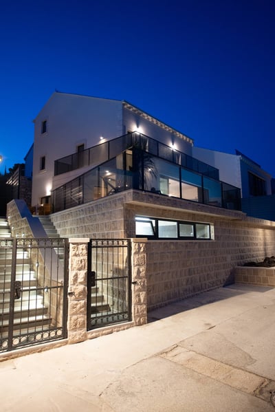 Luxury Villa Photo #3