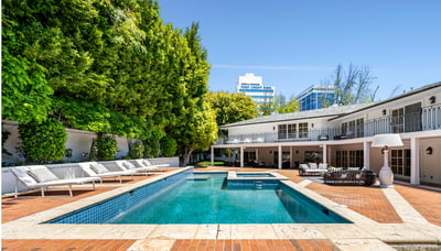 Luxury Villa Photo #3