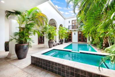 Luxury Villa Photo #2