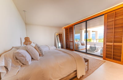 Luxury Villa Photo #38