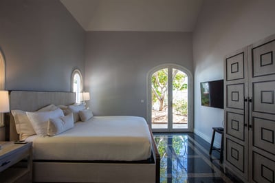 Luxury Villa Photo #26