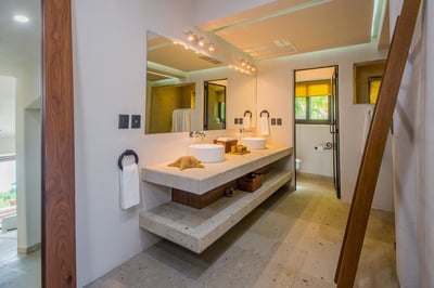 Luxury Villa Photo #19