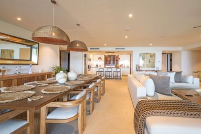 Luxury Villa Photo #16