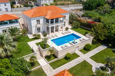 Luxury Villa Photo #2