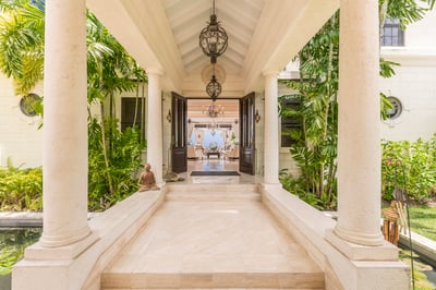 Luxury Villa Photo #4