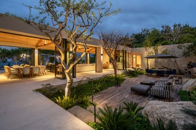 Luxury Villa Photo #9