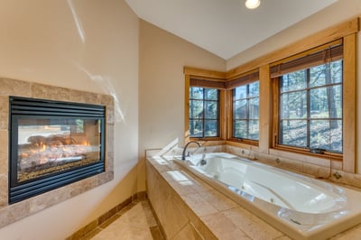 Luxury Villa Photo #26