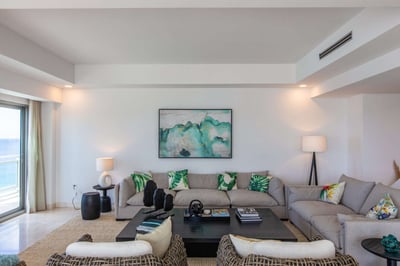 Luxury Villa Photo #7
