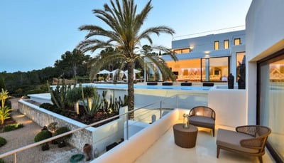 Luxury Villa Photo #10