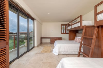 Luxury Villa Photo #40