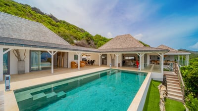 Luxury Villa Photo #3