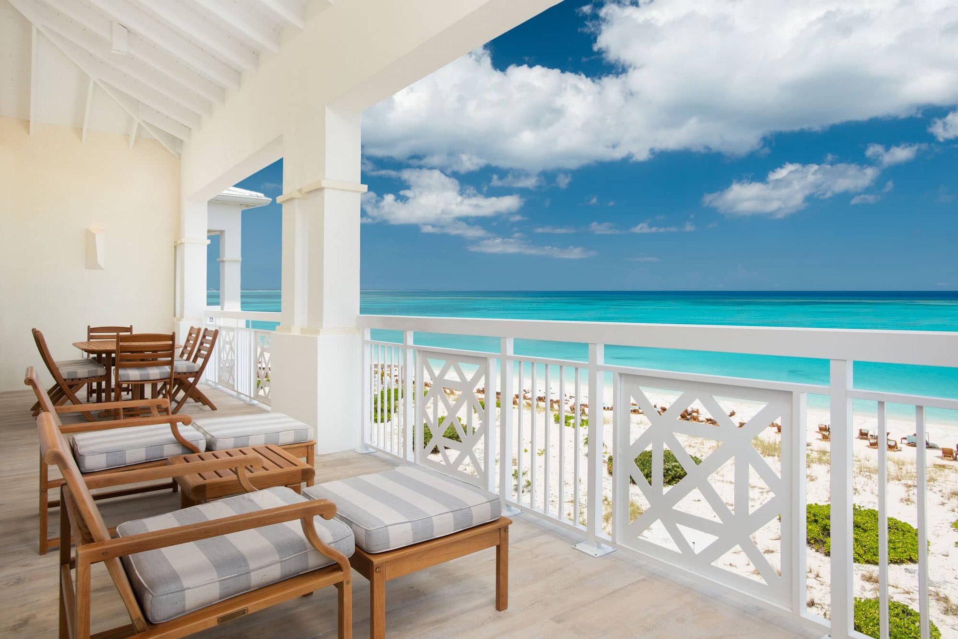 Deluxe 2 BDM Oceanfront Suite at Alexandra Resort - 2