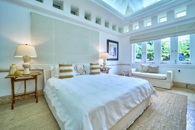 Luxury Villa Photo #34