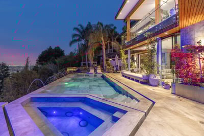 Luxury Villa Photo #9