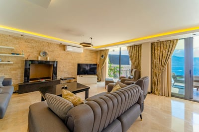 Luxury Villa Photo #22