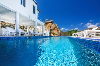 Luxury Villa Photo #4