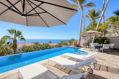 Luxury Villa Photo #9