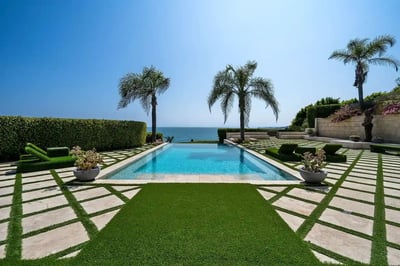 Luxury Villa Photo #4